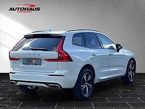 Volvo  XC60 B4 (Benzin) R-Design 2WD Automatik Bluetooth Navi LED Klima Einparkhilfe el