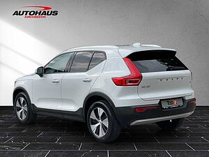 Volvo  XC40 T3 Momentum Pro 2WD Automatik Bluetooth Navi LED Klima Einparkhilfe el. Fen