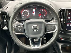 Volvo  XC40 T4 R-Design 2WD Automatik Bluetooth Navi LED Klima Einparkhilfe el. Fenster