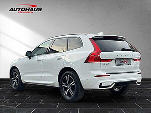 Volvo  XC60 B4 (Benzin) R-Design 2WD Automatik Bluetooth Navi LED Klima Einparkhilfe el