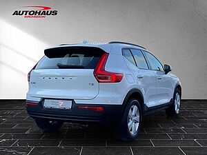 Volvo  XC40 T3 Momentum Core 2WD Automatik Bluetooth Navi LED Klima Einparkhilfe el. Fe