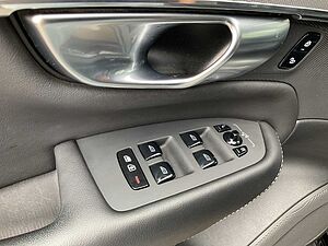 Volvo  XC90 B5 (Diesel) R-Design AWD Automatik Bluetooth Navi LED Klima Einparkhilfe el