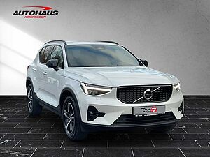 Volvo  Volvo XC40 B3 (Benzin) Plus Dark 2WD Automatik Bluetooth Navi LED Klima Einparkh