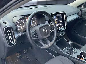 Volvo  XC40 D3 Momentum Pro 2WD Automatik Bluetooth Navi LED Klima Einparkhilfe el. Fen