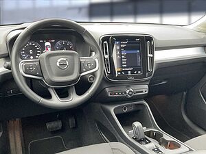 Volvo  XC40 T3 Momentum Pro 2WD Automatik Bluetooth Navi LED Klima Einparkhilfe el. Fen