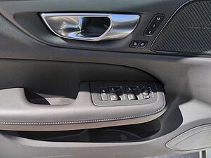 Volvo  Bluetooth Head Up Display Navi LED Vollleder Klima Standhzg Einparkhilfe el. Fen