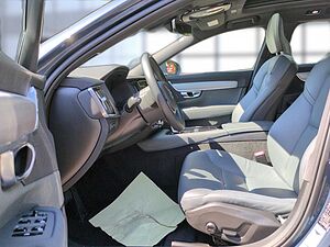 Volvo  Bluetooth Navi LED Vollleder Klima Standhzg Einparkhilfe el. Fenster