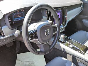 Volvo  Bluetooth Navi LED Vollleder Klima Standhzg Einparkhilfe el. Fenster