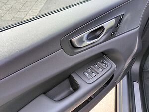 Volvo  Navi LED Vollleder Klima Einparkhilfe el. Fenster