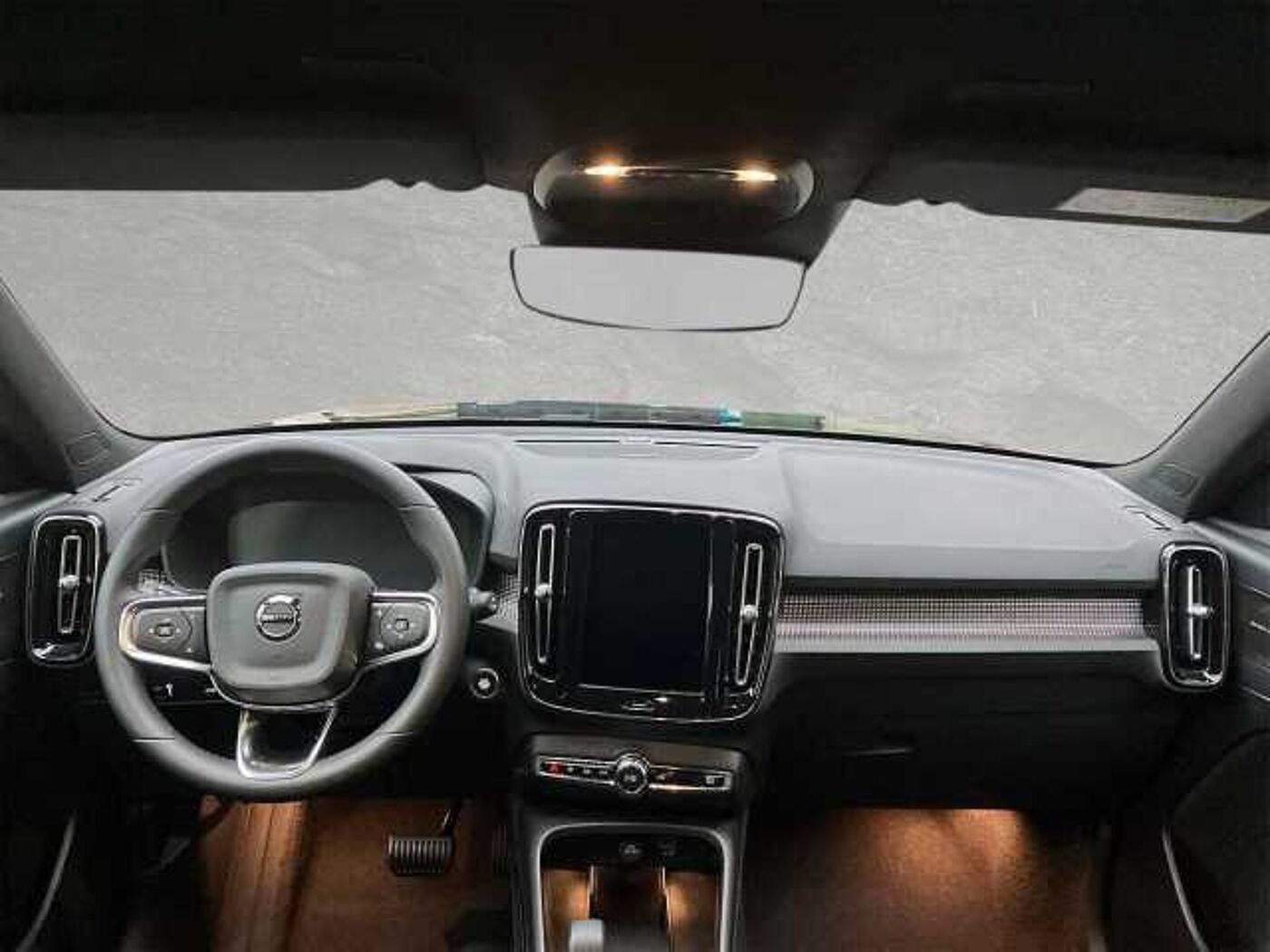 Volvo  T2 Automatik Plus Dark  LED 19'