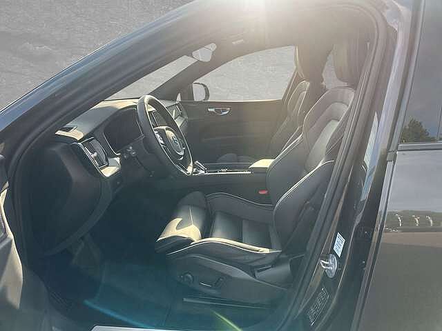 Volvo  B5 AWD Mild-Hybrid Plus Dark AHK ACC BLIS