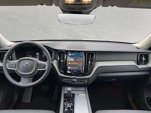 Volvo  T6 AWD Recharge Core ACC BLIS SD LED