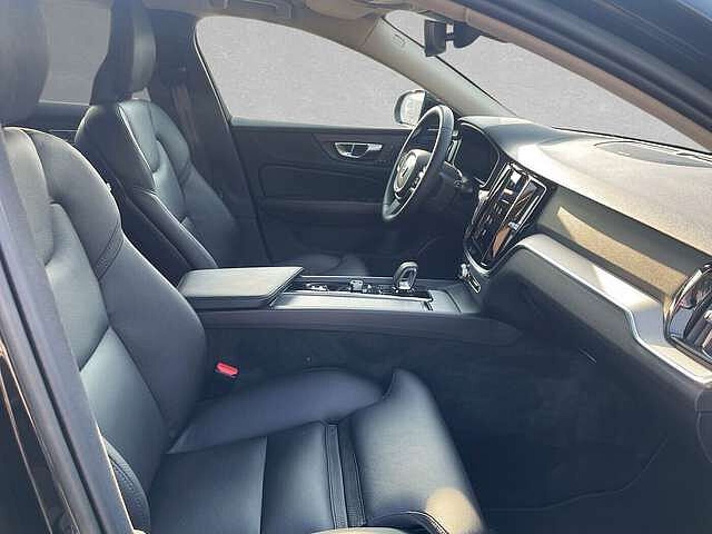 Volvo  B4 Mild-Hybrid Plus Bright ACC BLIS LED