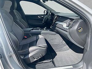 Volvo  B5 AWD Mild-Hybrid Plus Dark AHK ACC BLIS