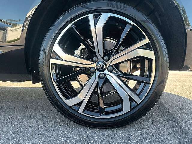 Volvo  B5 AWD Ultra Dark ACC BLIS HUD SD