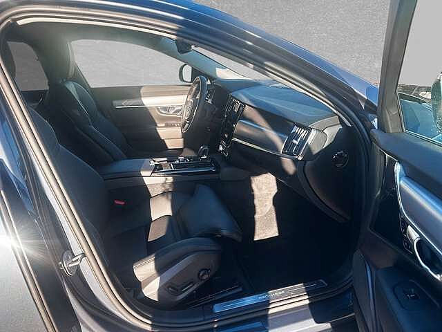 Volvo  T8 AWD Recharge Core ACC BLIS LED