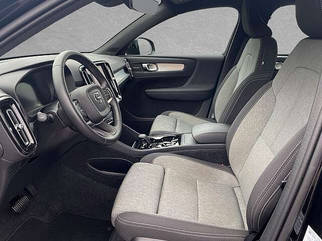 Volvo  B3 MILD-Hybrid Black Edition Plus LED