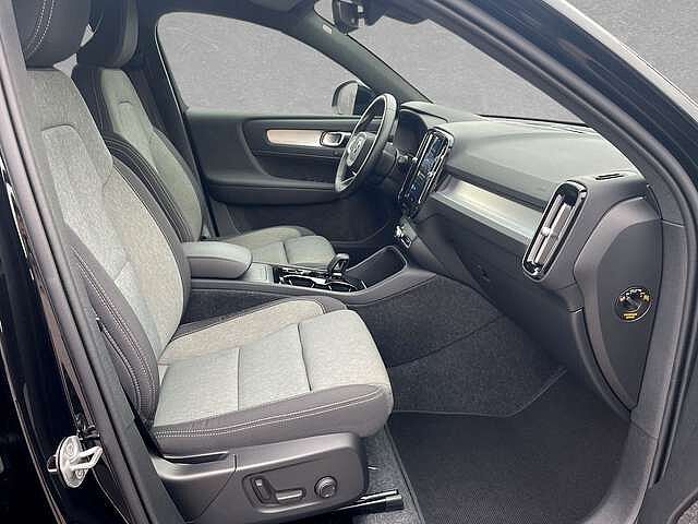 Volvo  B3 MILD-Hybrid Black Edition Plus LED