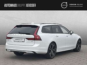 Volvo  B4 Mild-Hybrid Plus Dark ACC BLIS SD