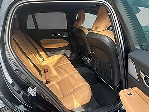 Volvo  B4 Mild-Hybrid Ultra Dark AHK ACC BLIS SD