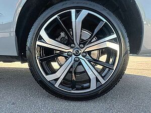 Volvo  B5 AWD Ultra Dark ACC BLIS HUD SD