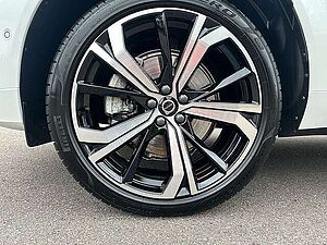 Volvo  B5 AWD Ultra Dark ACC BLIS HUD SD