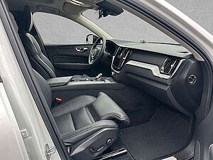 Volvo  B5 AWD Ultra Dark ACC BLIS HUD SD