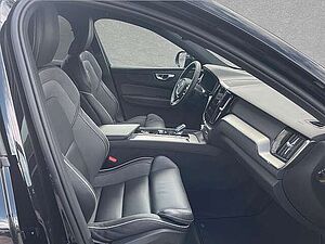 Volvo  B5 AWD Mild-Hybrid Plus Dark AHK ACC BLIS
