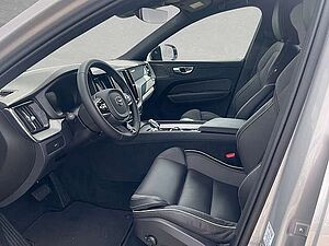 Volvo  B5 AWD Mild-Hybrid Plus Dark AHK ACC BLIS