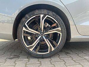 Volvo  B4 Mild-Hybrid Plus Dark ACC  SD