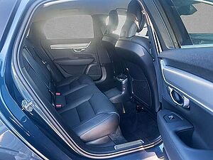 Volvo  T8 AWD Recharge Core ACC BLIS LED