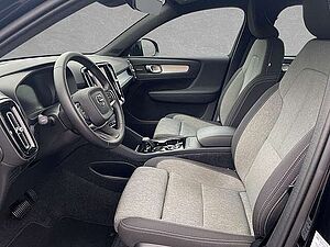 Volvo  B3 MILD-Hybrid Black Edition Plus LED