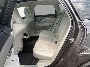 Volvo  V90 Cross Country B5 B AWD