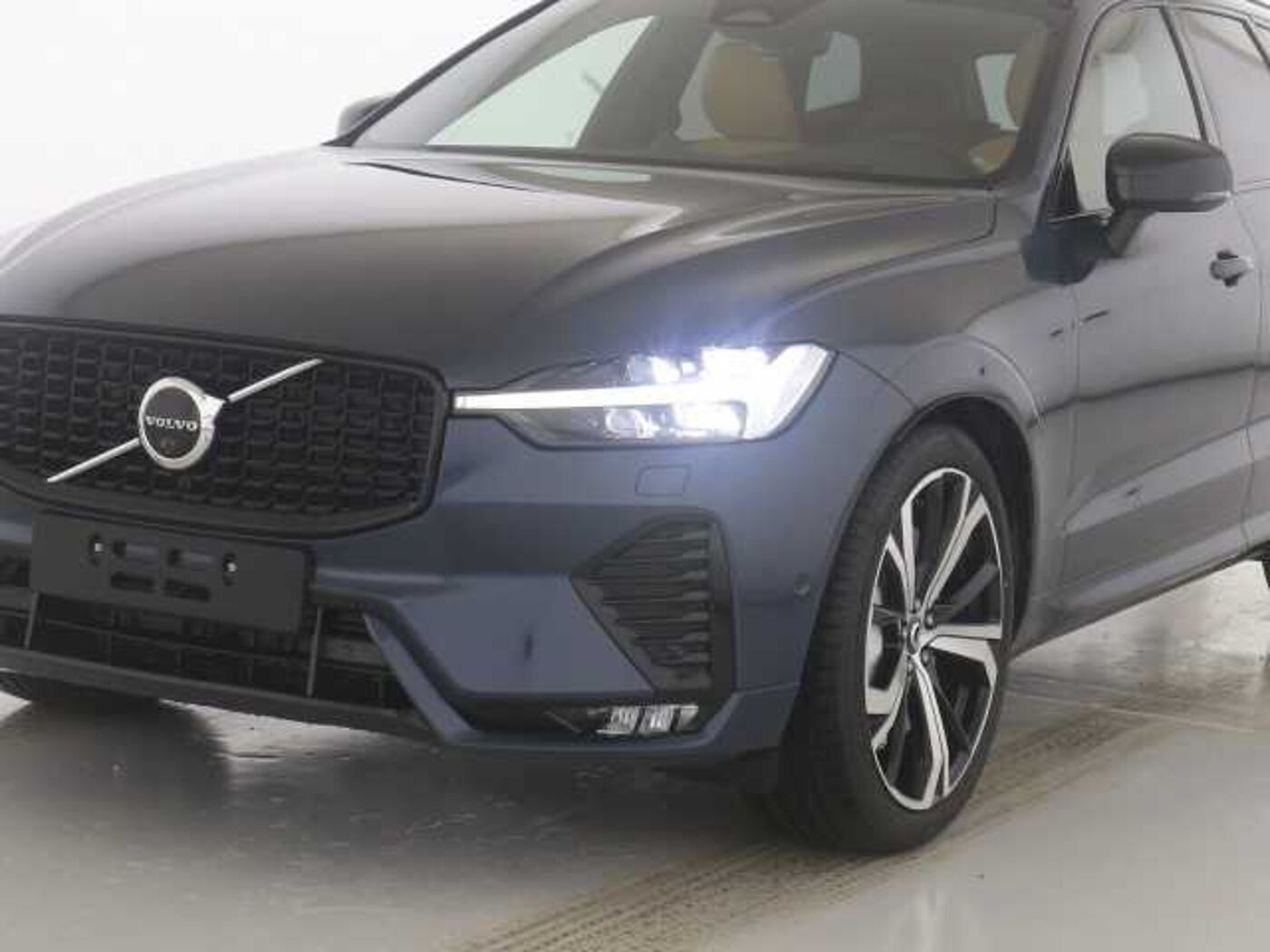 Volvo  B4 D AWD Ultimate Dark