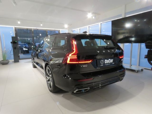 Volvo  T6 AWD R-Design Recharge Plug-In Hybrid Lich