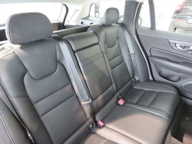 Volvo  B3 Benzin Momentum Pro IntelliSafe Pro-P. Le