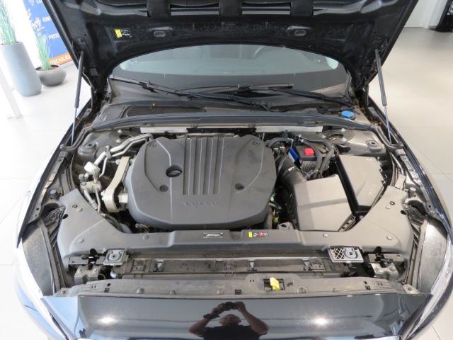 Volvo  B3 Benzin Momentum Pro IntelliSafe Pro-P. Le