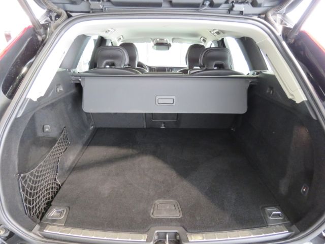 Volvo  B4 Diesel AWD Momentum Pro AHK Licht-P. Win