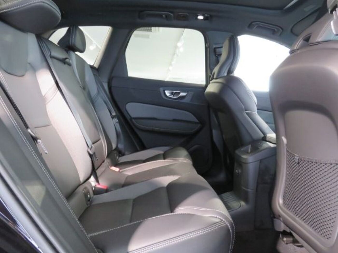 Volvo  T8 Recharge Plus Black Edition HarmanKardon