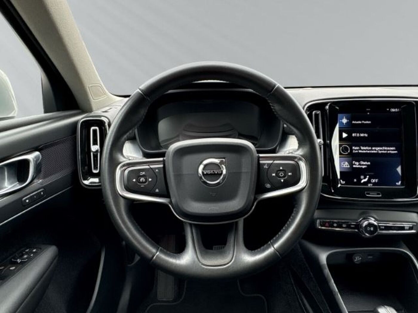 Volvo  T4 Klima LM Tempomat LED-Scheinwerfer Color