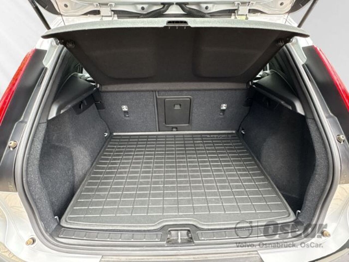 Volvo  T4 Klima LM Tempomat LED-Scheinwerfer Color