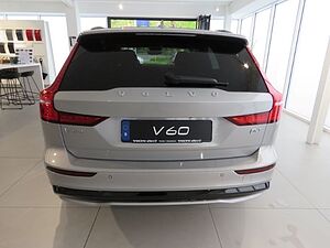 Volvo  B4 Diesel Plus Dark 19 Zoll HarmannKardon 36