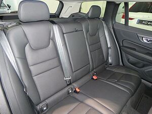 Volvo  B4 Diesel Plus Bright 19Zoll 360Grad Harmann