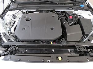 Volvo  B4 Diesel Plus Dark HarmannKardon 19Zoll Fah