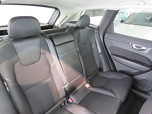 Volvo  B4 Diesel AWD Momentum Pro AHK Licht-P. Win