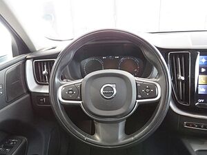 Volvo  B4 Diesel AWD Momentum Pro AHK Licht-P. Win