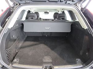Volvo  B4 Diesel AWD Momentum Pro AHK Licht-P. Win