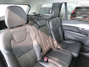 Volvo  B5 D AWD Momentum Pro 7-Sitzer AHK Sitz-Kom