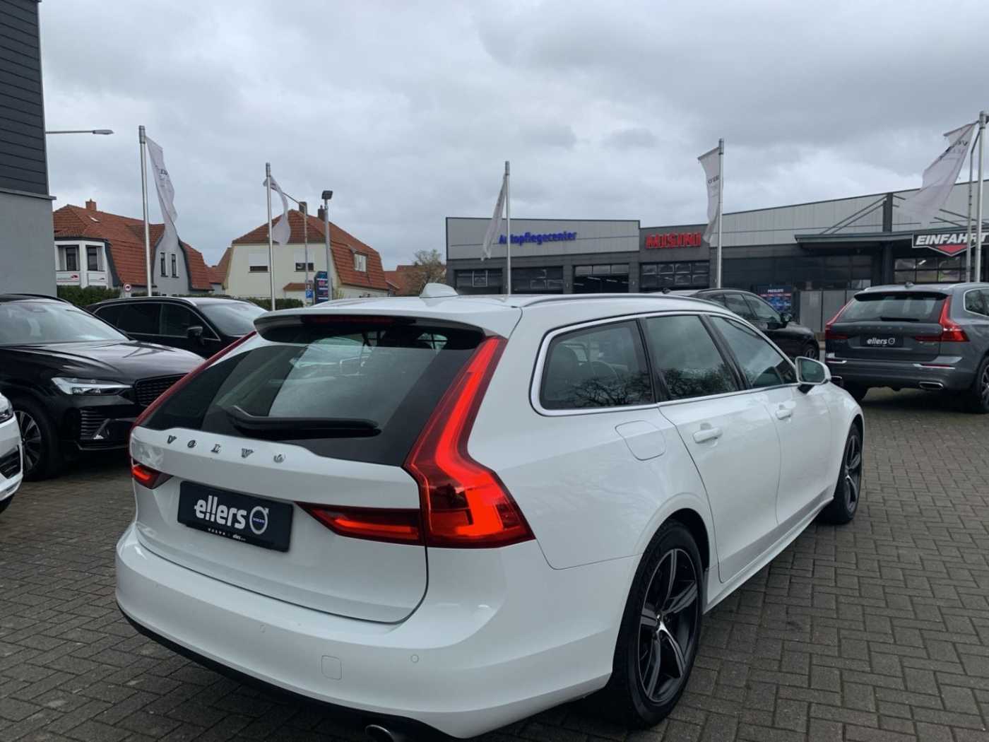 Volvo  D3 Momentum Pilot Assist Abstandstempomat Le