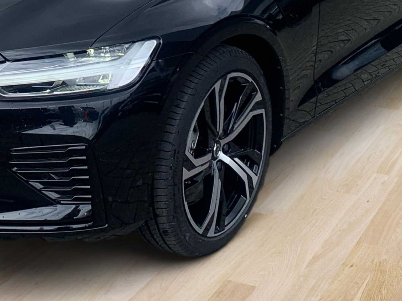 Volvo  T6 AWD Plus Dark Fahrerassistenz Paket LM-Rä